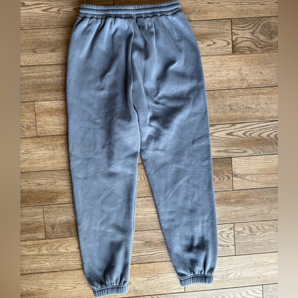 White Fox Boutique Offstage Sweatpants Ocean Blue Medium - Picture 8 of 8